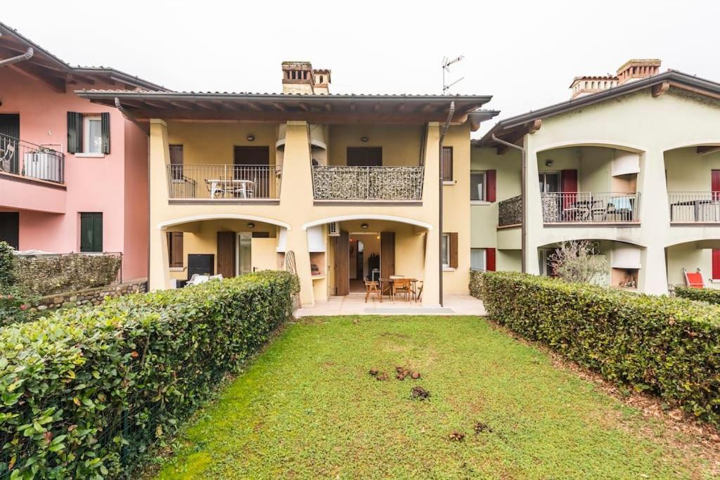 Limone Apartment - Featuring A Private Garden And Access To A Pool Barcuzzi Exteriör bild