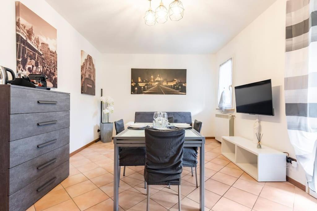 Limone Apartment - Featuring A Private Garden And Access To A Pool Barcuzzi Exteriör bild